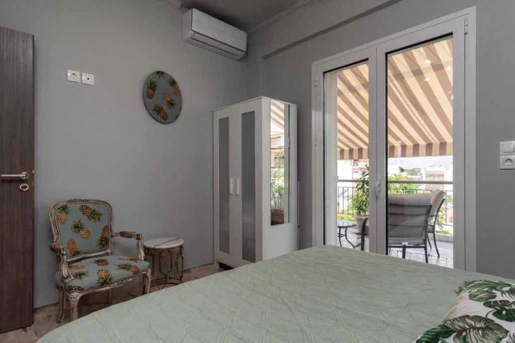 Artistic Apt In Vibrant Gazi With Large Terrace By Ghh Атина Екстериор снимка
